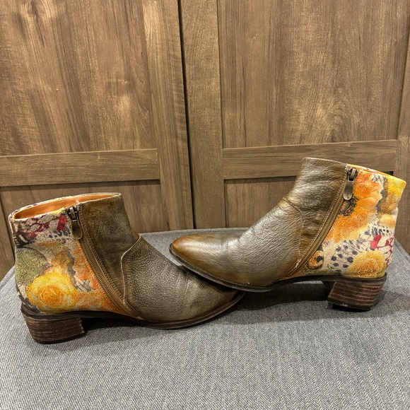 L’Artiste Spring Step 38 (7.5-8) Ankle Boot Leather Zip Boho Butterfly - Picture 9 of 15